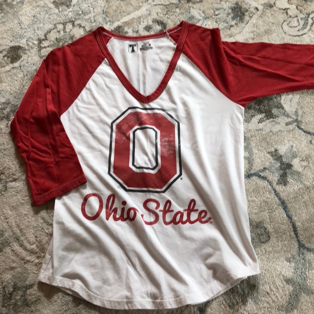 Ohio state buckeyes v neck, 3/4 sleeve M t- shirt